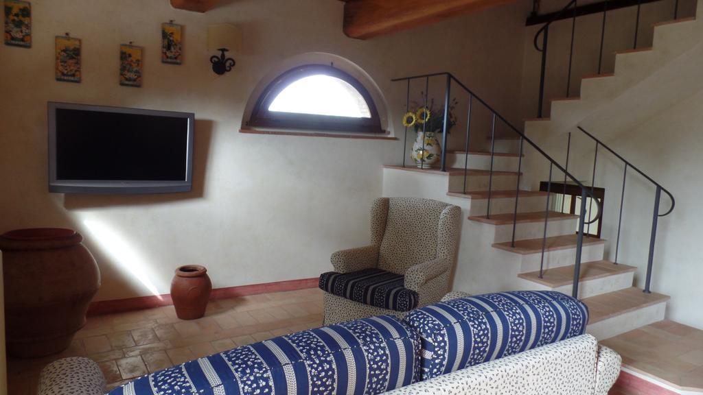 Il Fienile Holiday Home Le Fornacette Dış mekan fotoğraf
